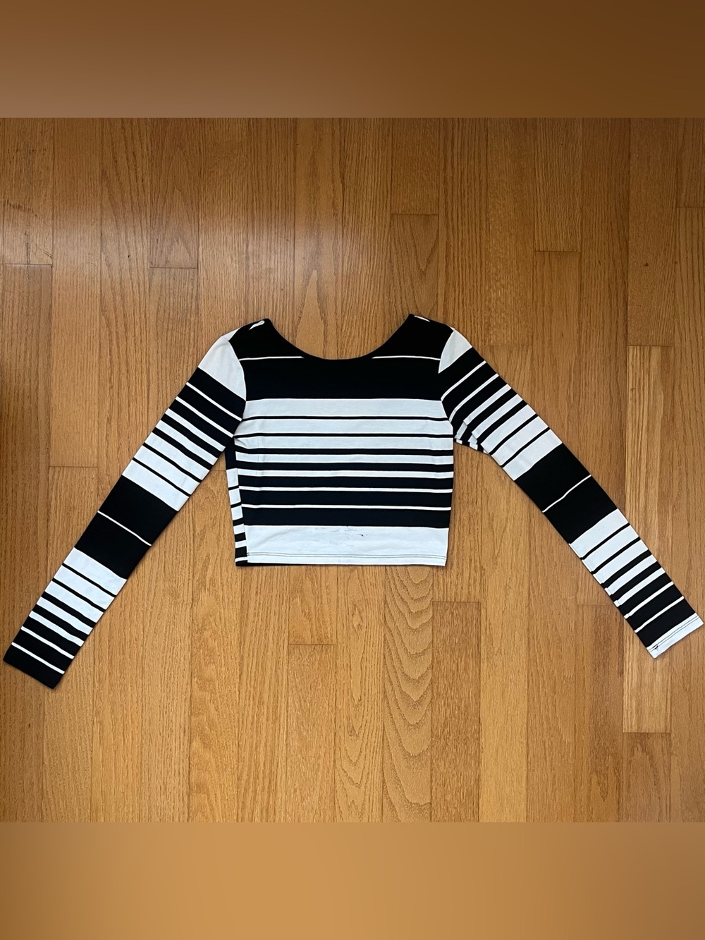 white and black reversible striped long sleeve crop top in S